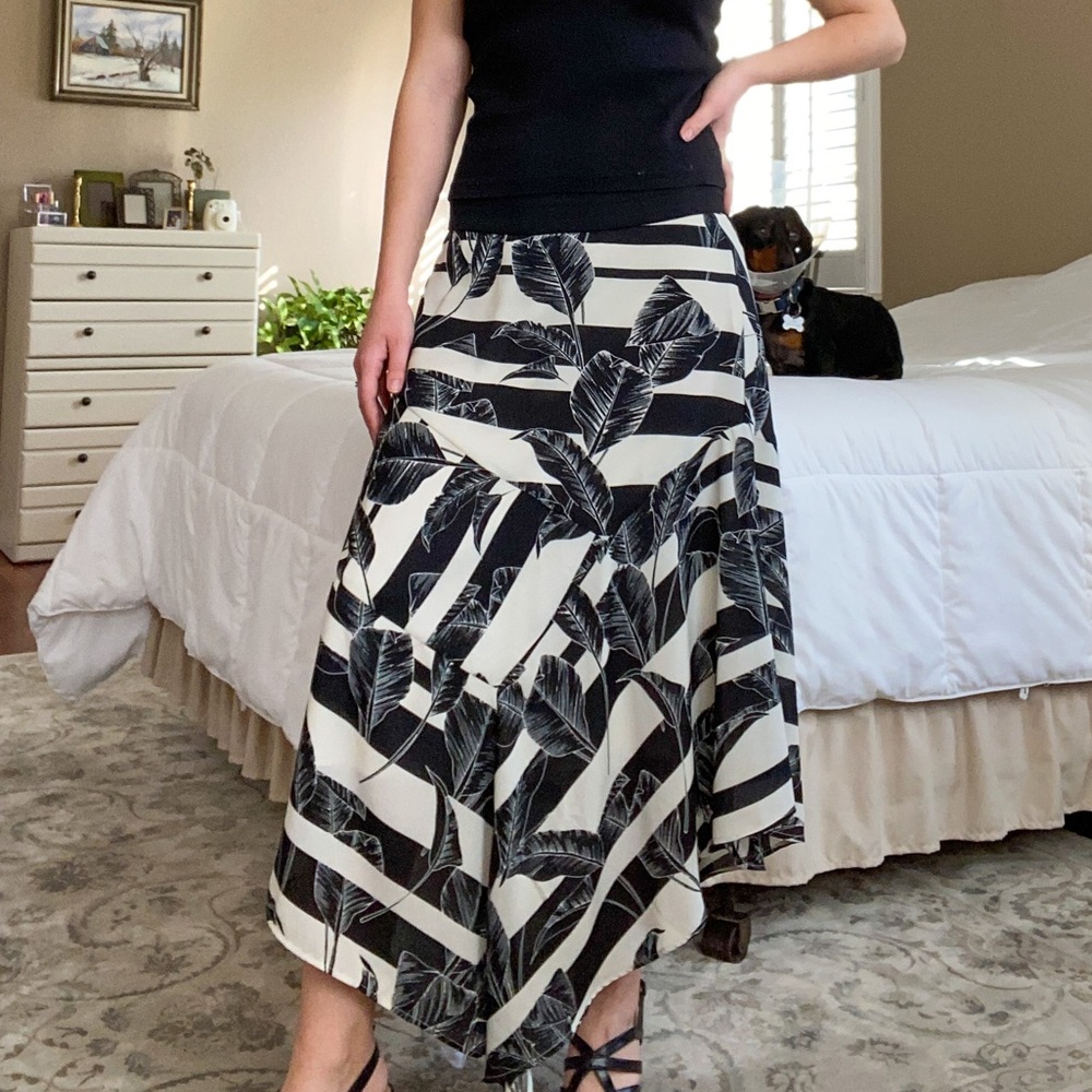 Vince Camuto tropical shadows asymmetrical skirt